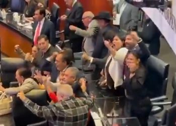 Gritos a Grecia Quiroz tensan visita al Senado