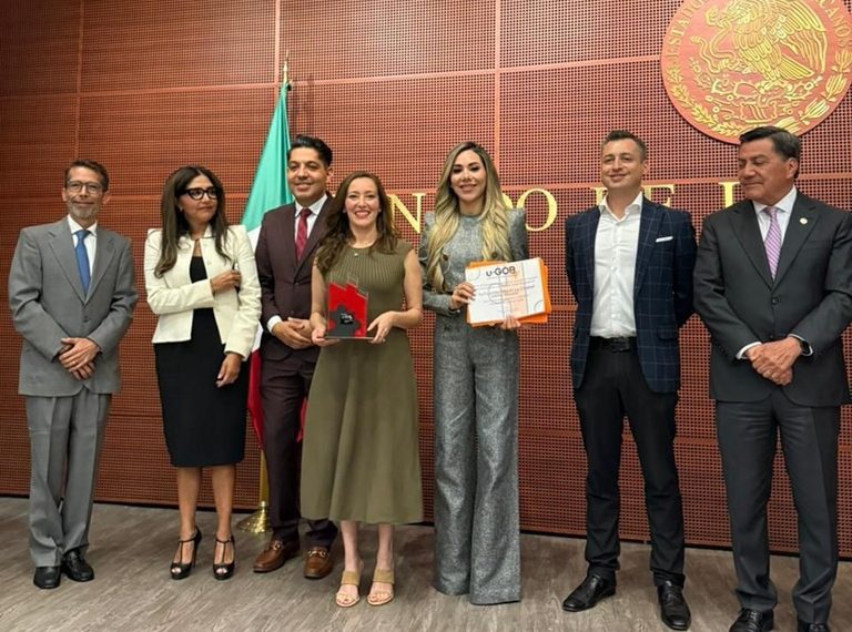 Recibe Puebla capital premio por audioguía cultural