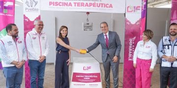 Colocan primera piedra de la piscina terapéutica del CMERI
