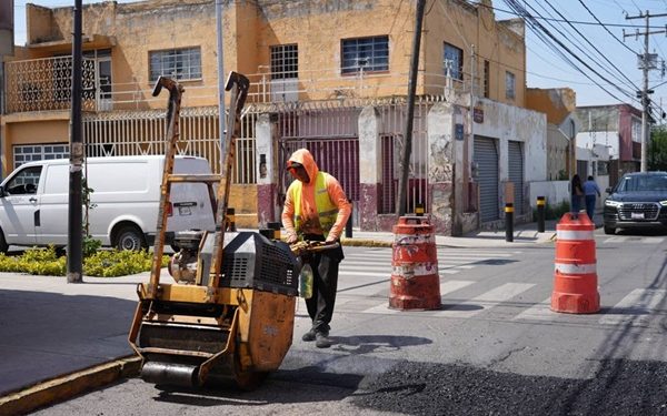 Supervisa Pepe Chedraui bacheo en la 17 Sur
