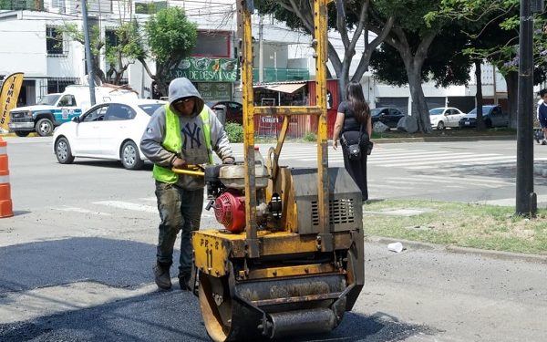 Refuerzan acciones de bacheo para mejorar seguridad vial