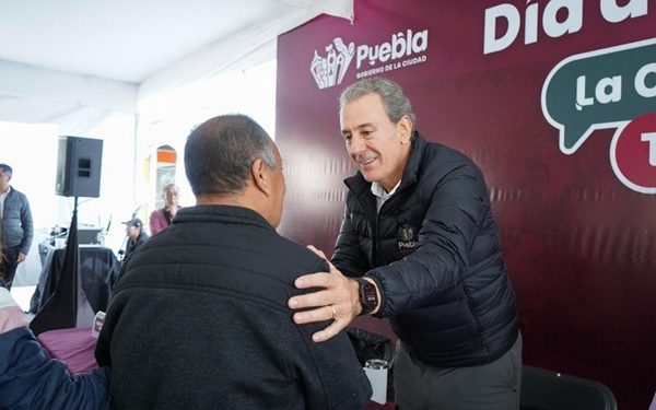 Escucha Pepe Chedraui a vecinos en Amalucan