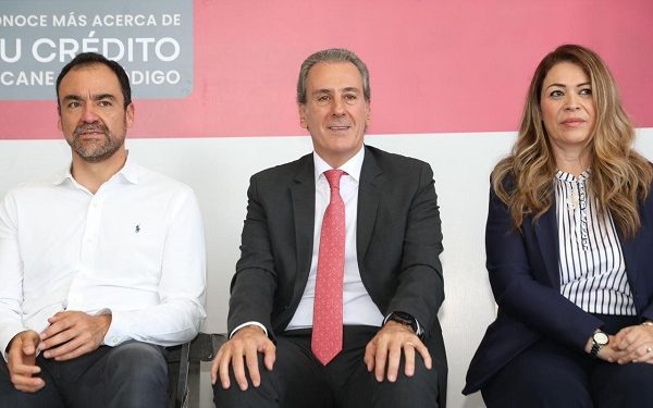 Entrega Pepe Chedraui créditos a emprendedores