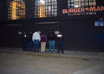 Clausuran cinco bares cerca de CU en Puebla capital