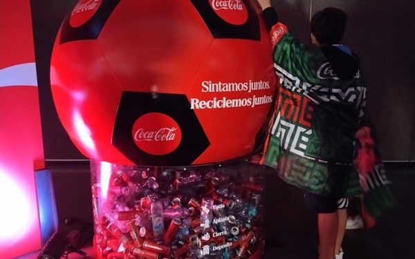 Recibe Ayuntamiento de Puebla latas para rehabilitar canchas
