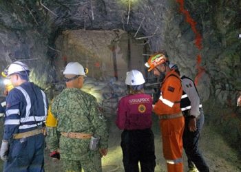 Refuerzan bombeo y rescate de tres mineros en Sinaloa
