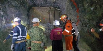 Refuerzan bombeo y rescate de tres mineros en Sinaloa