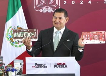 Lanza Puebla placas mundialistas 2026