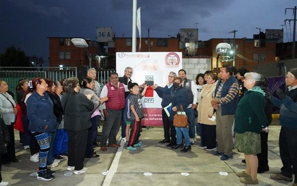 Moderniza Ayuntamiento de Puebla alumbrado en San Aparicio
