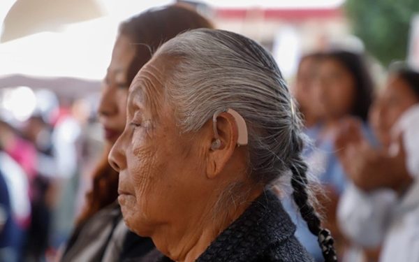 Entrega Sedif 2 mil auxiliares auditivos