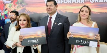 Presenta Alejandro Armenta libro turístico de Puebla