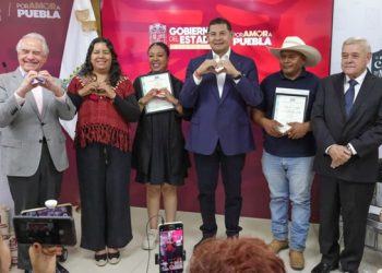 Fortalece Alejandro Armenta el mezcal poblano