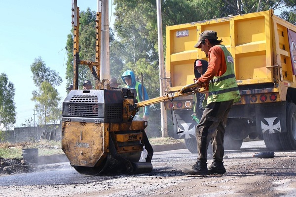 Supervisa Pepe Chedraui bacheo en San Jerónimo Caleras