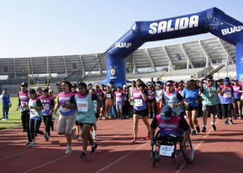 Celebra BUAP Carrera de la Madre Universitaria