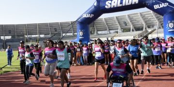 Celebra BUAP Carrera de la Madre Universitaria