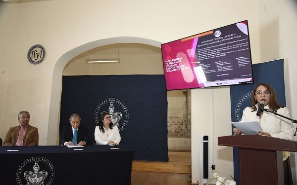 Destaca BUAP formación social en Filosofía