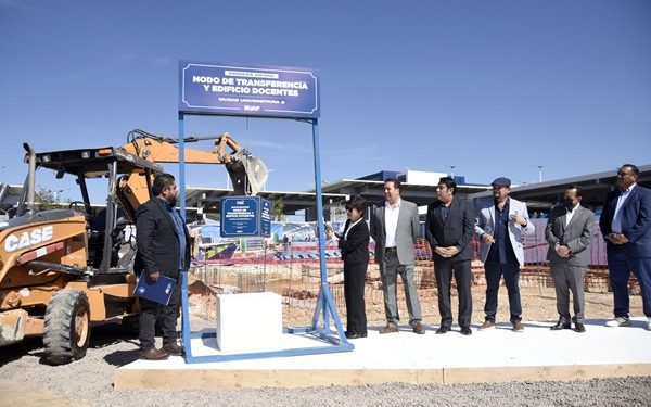 Construye BUAP nodo de transferencia y edificio de docentes en CU2