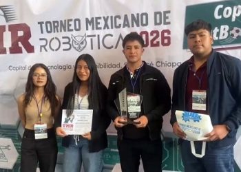 Logran alumnos de la BUAP premio por robot acuático