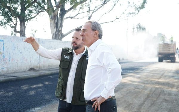 Refuerza bacheo en colonia El Patrimonio