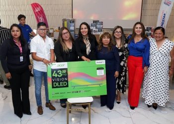 Reconoce Lupita Cuautle a docentes