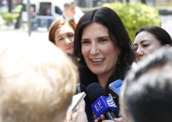 Exige Kenia López elegir legalidad ante el narco