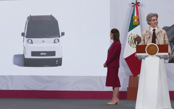 Muestra Sheinbaum el Olinia eléctrico