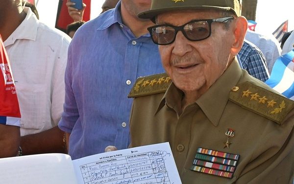 Imputa EU a Raúl Castro por derribo de avionetas