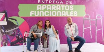 MariElise Budib entrega apoyos para la movilidad