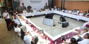 Acerca Alejandro Armenta gobierno a la Mixteca