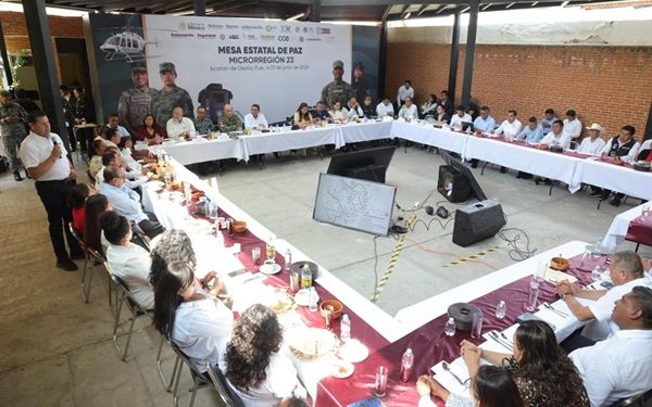 Acerca Alejandro Armenta gobierno a la Mixteca
