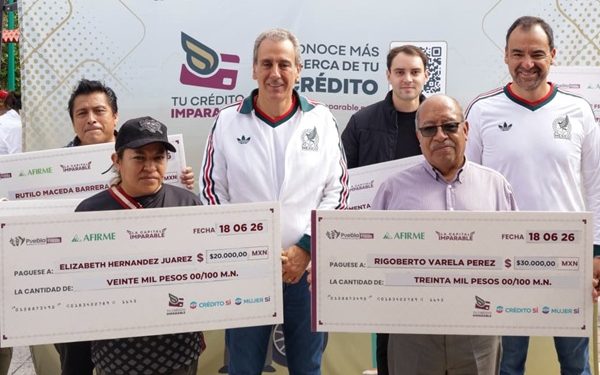 Entrega Ayuntamiento de Puebla créditos a emprendedores
