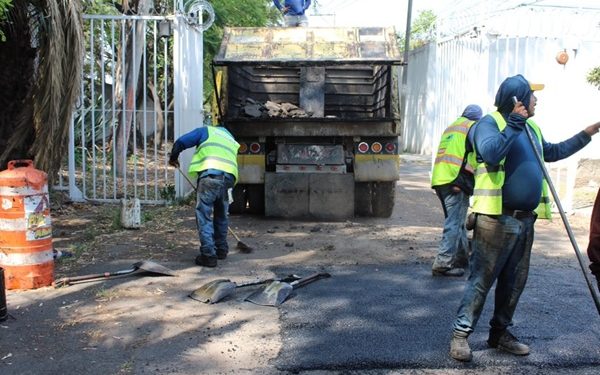 Mantiene Ayuntamiento supervisión en trabajos de bacheo