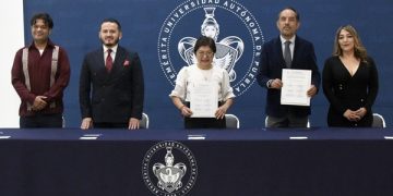 Certifica BUAP a 2 mil 500 tutores