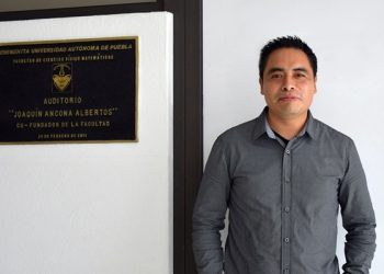 Gradúa BUAP a su primer doctor en educación