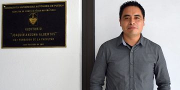 Gradúa BUAP a su primer doctor en educación