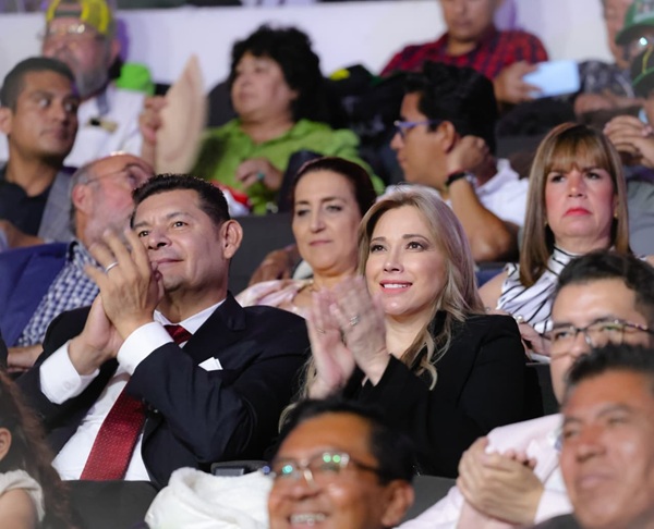Celebra Puebla a padres con festival