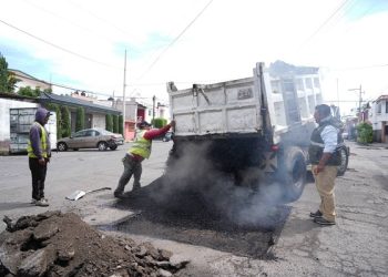 Supervisa Pepe Chedraui bacheo en San Jerónimo Caleras