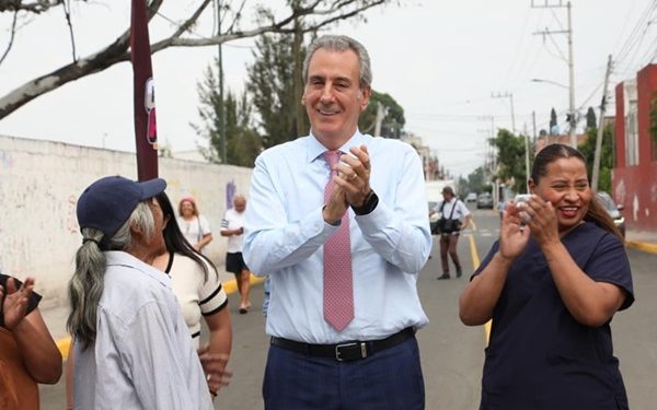 Entrega Chedraui rehabilitación vial en la colonia Vicente Guerrero