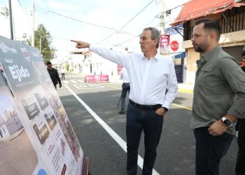 Entrega Chedraui rehabilitación vial en Calle Ejido