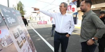 Entrega Chedraui rehabilitación vial en Calle Ejido