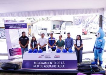 Moderniza Lupita Cuautle red de agua en Cacalotepec