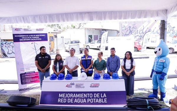 Moderniza Lupita Cuautle red de agua en Cacalotepec