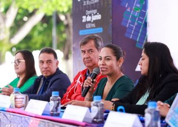 Presenta Lupita Cuautle medalla de Medio Maratón