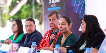 Presenta Lupita Cuautle medalla de Medio Maratón