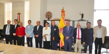 Fortalece Puebla lazos con España