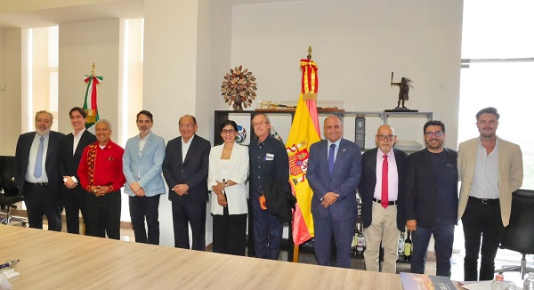 Fortalece Puebla lazos con España