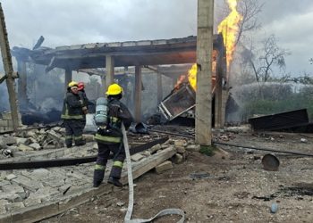 Evacúan a 2 mil personas tras explosión de pipas de Gas LP en Tepeaca