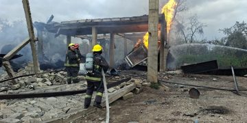 Evacúan a 2 mil personas tras explosión de pipas de Gas LP en Tepeaca