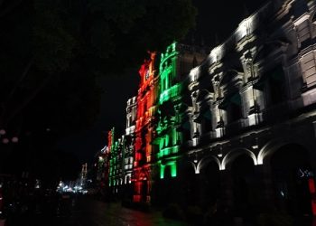 Inauguran sistema de iluminación arquitectónica del Palacio Municipal