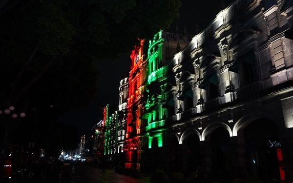 Inauguran sistema de iluminación arquitectónica del Palacio Municipal